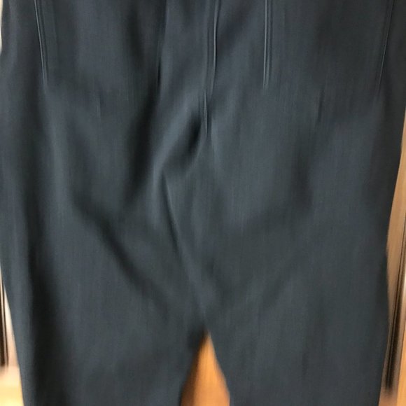 FINAL DAY - FINAL PRICE - DG2 Diane Gilman Black Cropped 5-Pocket Jeans Size 16 - Picture 7 of 9